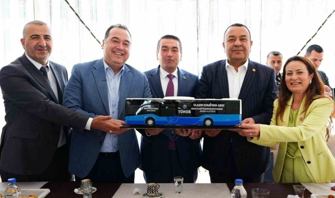 Saruhanlı ilçesinde toplu ulaşım esnafıyla bir araya gelen Manisa Büyükşehir