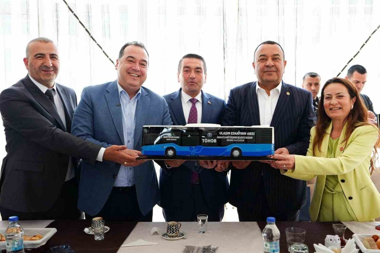 Saruhanlı ilçesinde toplu ulaşım esnafıyla bir araya gelen Manisa Büyükşehir