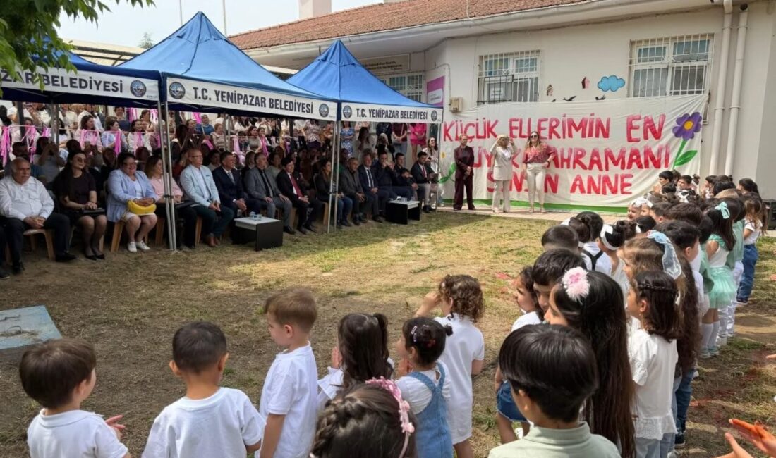 Yenipazar Belediye Başkanı Malik Ercan, Yenipazar Anaokulu tarafından düzenlenen Anneler