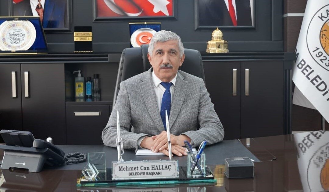 Kahta Belediye Başkanı Mehmet Can Hallaç, Kurban Bayramı nedeniyle yayımladığı