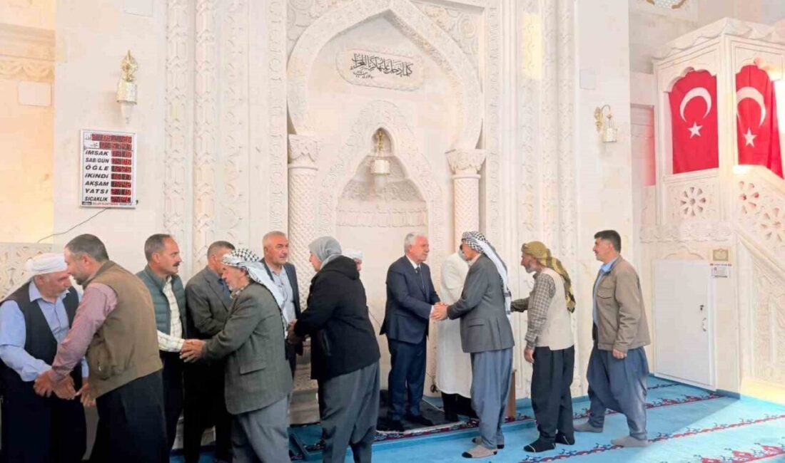Diyarbakır’ın Çermik İlçe Belediye Başkanı Şehmus Karamehmetoğlu, vatandaşlarla bayramlaştı. Bayram