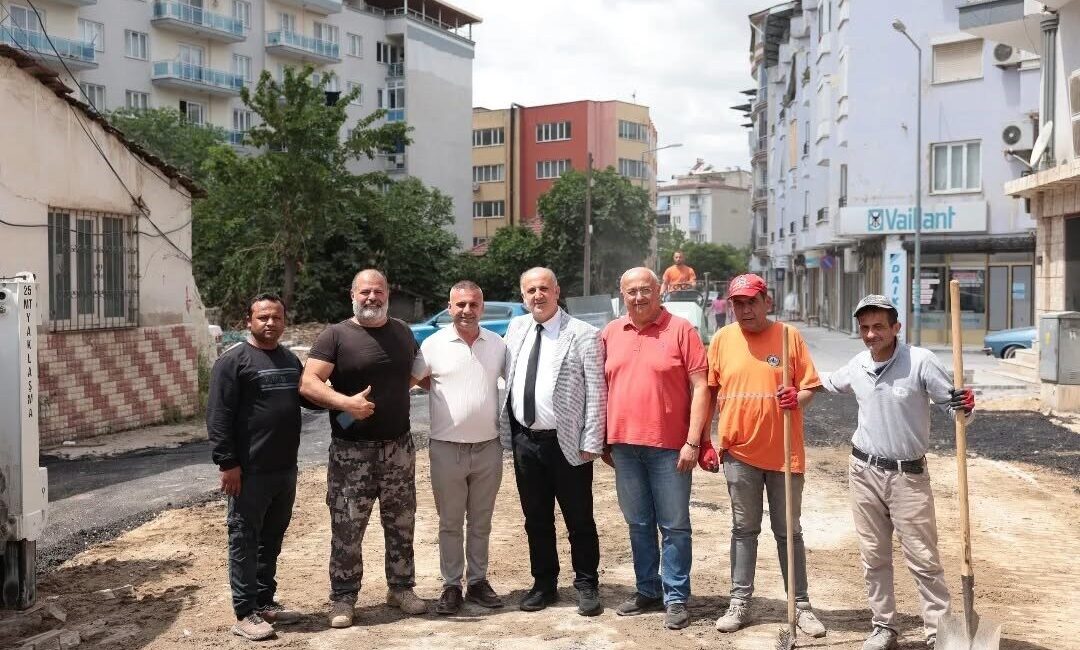 İncirliova Belediye Başkanı Aytekin Kaya, ilçede sürdürülen çalışmaları yerinde inceleyerek