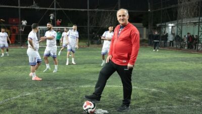 İncirliova Belediye Başkanı Aytekin Kaya, Gerenkova Mahallesi’nde düzenlenen halı saha