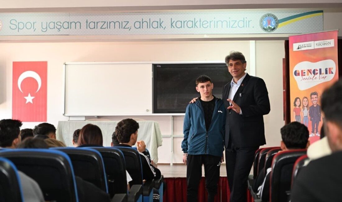 Kartepe’de öğrencilerle bir araya gelen Başkan Mustafa Kocaman; gençlere meslek
