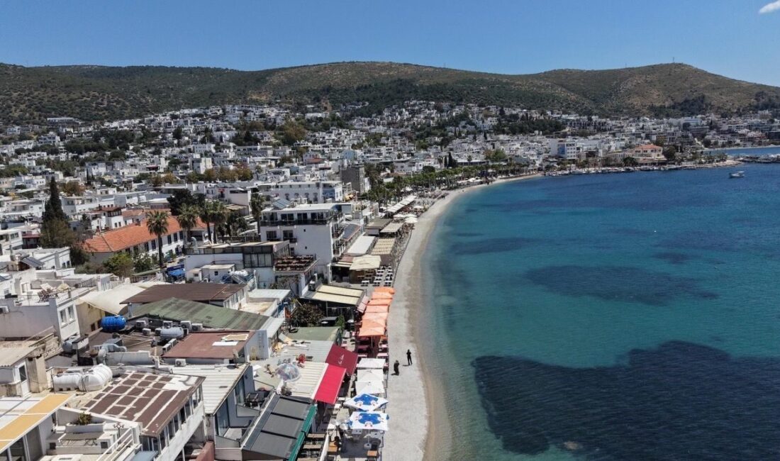 Bodrum Belediye Başkanı Tamer Mandalinci, son günlerde Kumbahçe Sahili’nde uygulanan