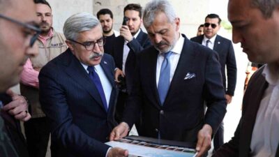 Hatay Büyükşehir Belediye Başkanı Mehmet Öntürk, Reyhanlı ilçesinde yapımı devam
