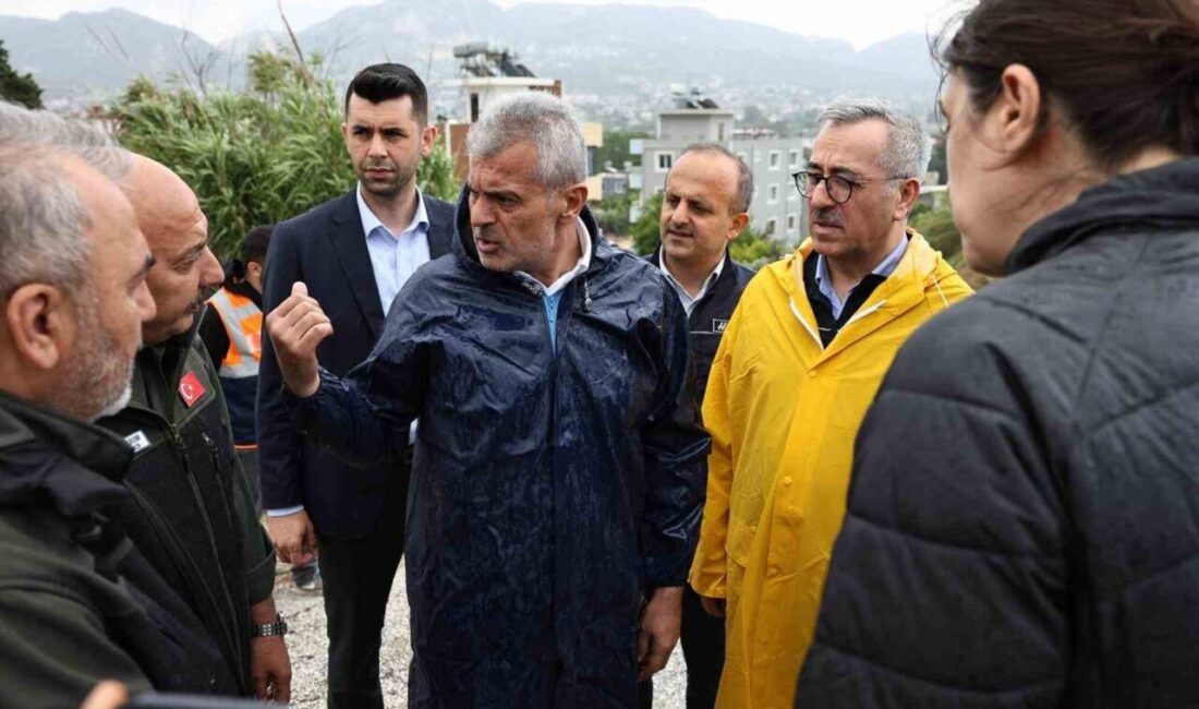 Hatay Büyükşehir Belediye Başkanı Mehmet Öntürk, kent genelinde etkili olan