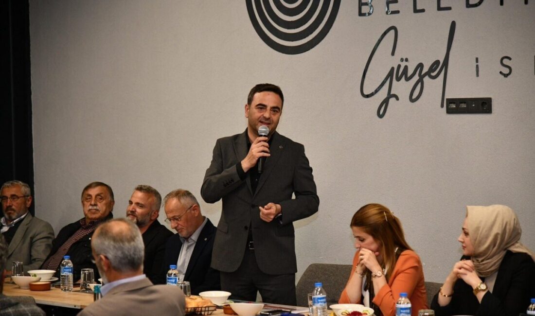 Sivil toplum kuruluşlarının temsilcileriyle bir araya gelen Başiskele Belediye Başkanı