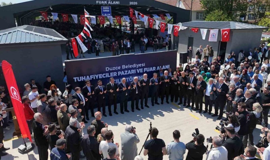 Düzce Belediyesi’nce Aziziye Mahallesi’nde inşa edilen Tuhafiyeciler Pazarı ve Fuar