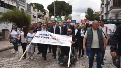 Menemen Belediyesi tarafından Engelliler Haftası kapsamında farkındalık yürüyüşü gerçekleştirildi. Dövizlerle,