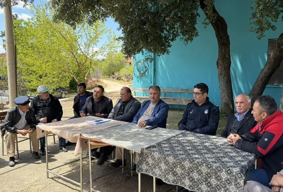 Beyağaç Belediye Başkanı Sezayi Pütün, Kapuz Mahallesi sakinleriyle bir araya