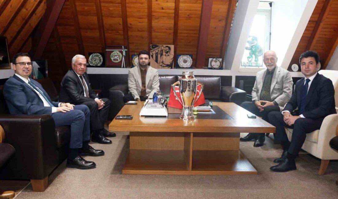 Nilüfer Belediye Başkanı Şadi Özdemir, TFF 1. Lig’e yükselme başarısı