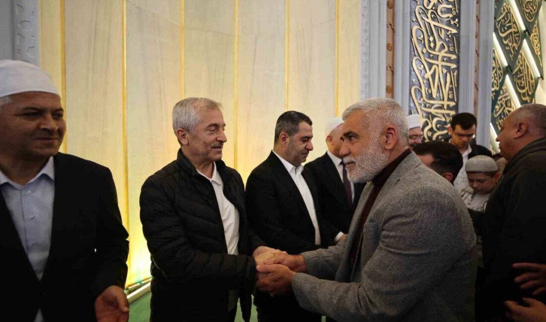 Şahinbey Belediye Başkanı Mehmet Tahmazoğlu, Kurban Bayramı’nın ilk gününde kurban