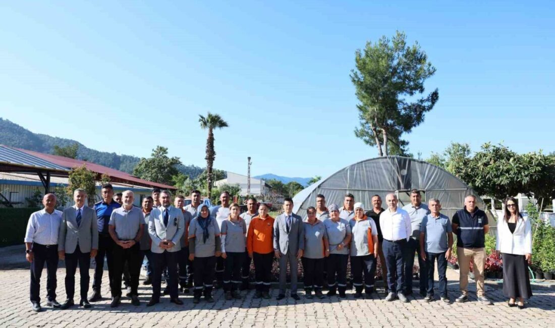 Marmaris Belediyesi’nde Kurban Bayramı öncesinde düzenlenen bayramlaşma programında Belediye Başkanı
