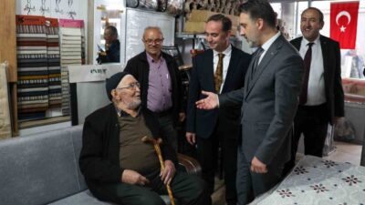 Bursa Büyükşehir Belediyesi Başkan Vekili Şahin Biba, Büyükşehir Belediyesi yöneticileriyle