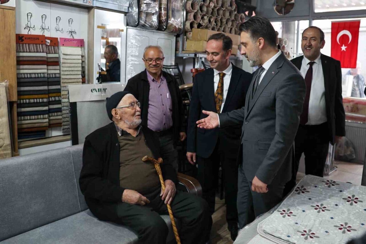 Bursa Büyükşehir Belediyesi Başkan Vekili Şahin Biba, Büyükşehir Belediyesi yöneticileriyle