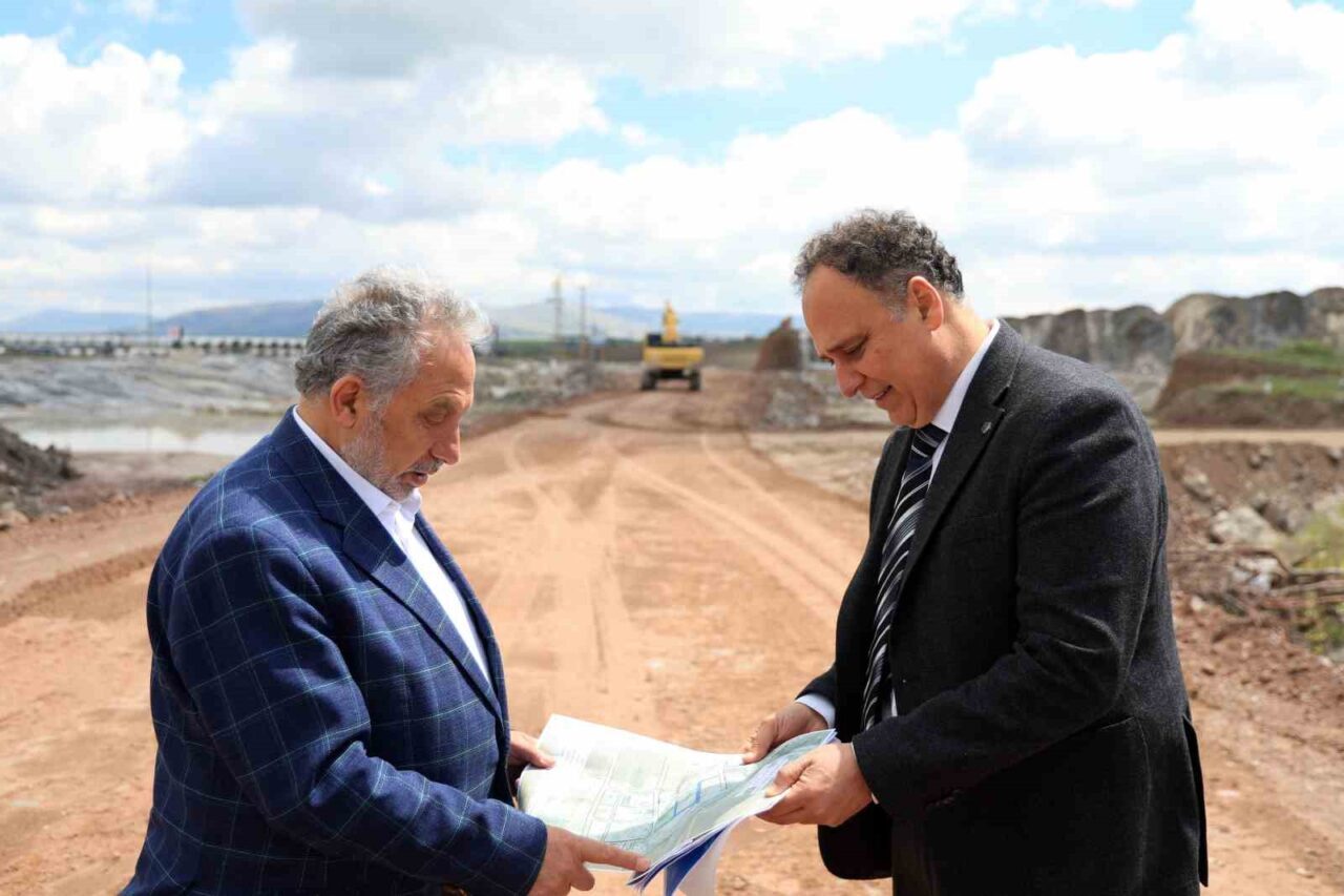 Talas Belediye Başkanı Mustafa Yalçın, kırsal mahallelerden Başakpınar’da gerçekleştirdiği ziyaret