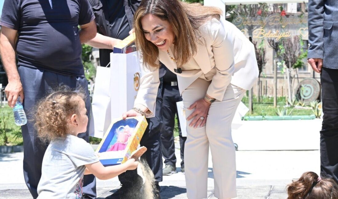 Tekirdağ Büyükşehir Belediye Başkanı Candan Yüceer, Kurban Bayramı dolayısıyla vatandaşlarla