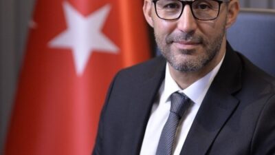 Germencik Belediye Başkanı Burak Zencirci bayramda görev başındaki belediye personeline