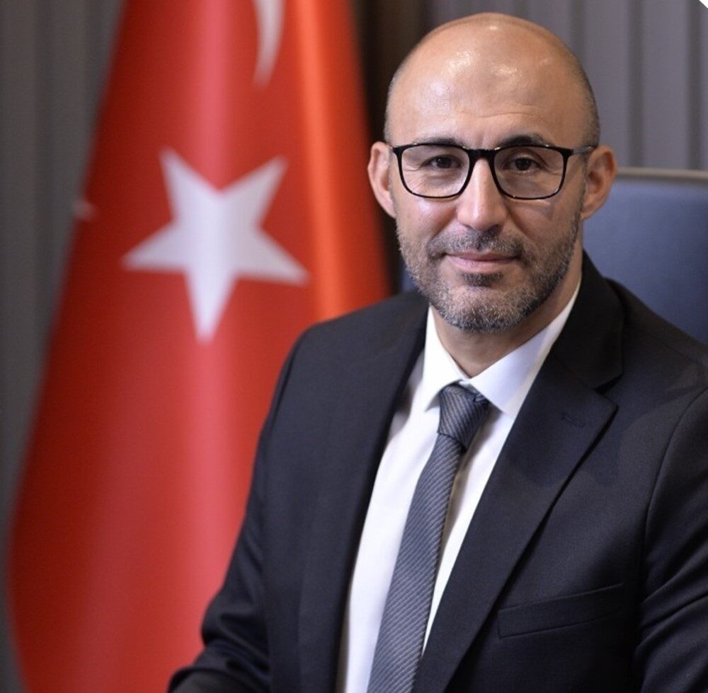 Germencik Belediye Başkanı Burak Zencirci bayramda görev başındaki belediye personeline