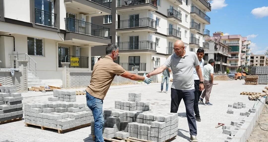 Germencik Belediyesi, Park Mahallesi Hüseyin Çondur Sokak’ta parke taşı döşeme