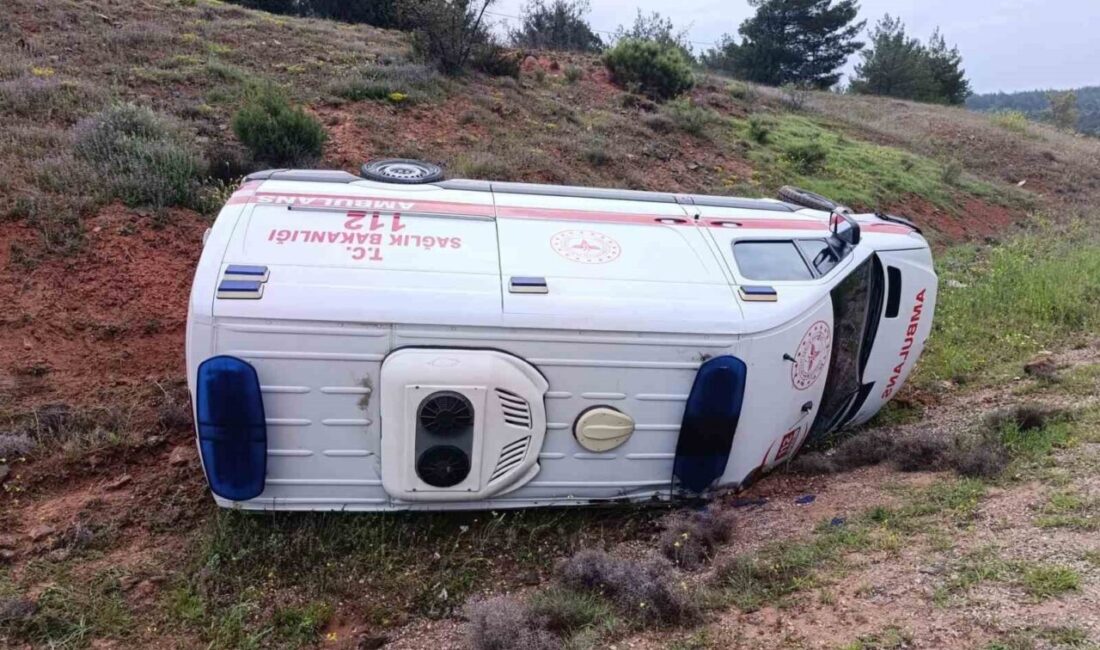 Ankara’nın Nallıhan ilçesinde sevk edilen hastayı taşıyan ambulans yan yattı.