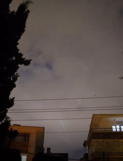 Ankara’da gökyüzünde görülen ışıklar görenlerde merak uyandırdı. Ankara’nın Sincan ilçesinde