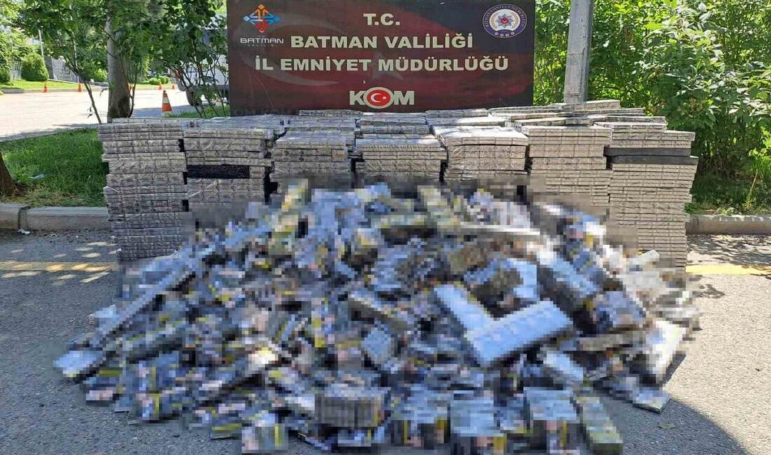 Batman’da durdurulan araçta 14 bin 600 paket gümrük kaçağı sigara