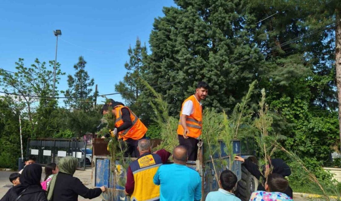 Batman’da çevre bilincini artırmaya yönelik mezarlıklarda “Geçmişe Vefa Geleceğe Nefes”
