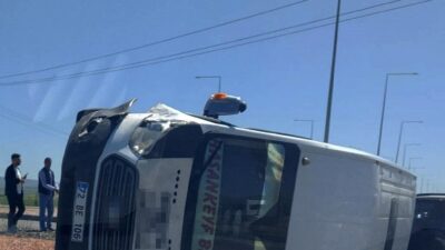 Batman’da yolcu minibüsü ile otomobilin çarpışması sonucu meydana gelen trafik