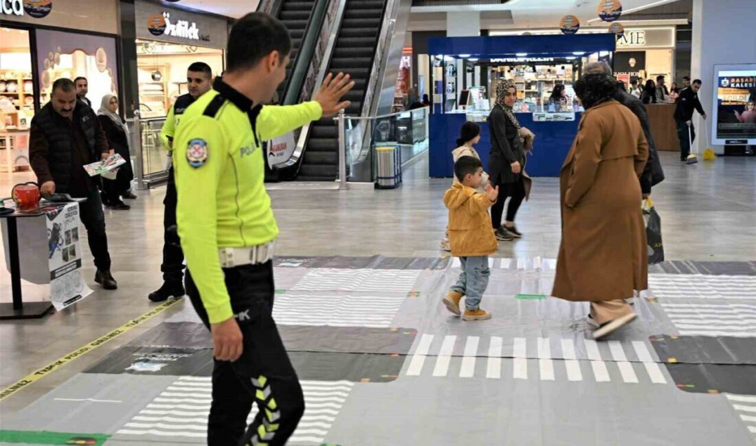 Batman’da trafik bilincini artırmak amacıyla düzenlenen etkinlikte, emniyet ve jandarma