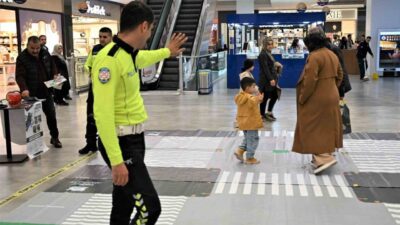 Batman’da trafik bilincini artırmak amacıyla düzenlenen etkinlikte, emniyet ve jandarma