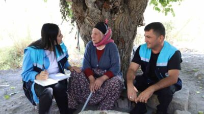 Battalgazi Belediyesi, ilçe genelinde yalnız yaşayan yaşlıları ziyaret ederek gönül