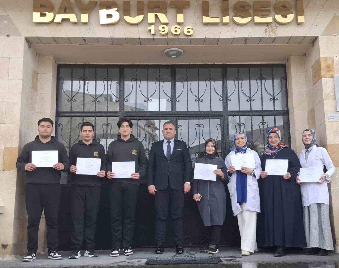 Bayburt Lisesinden 4 öğretmen ve 3 öğrencinin yer aldığı Erasmus+