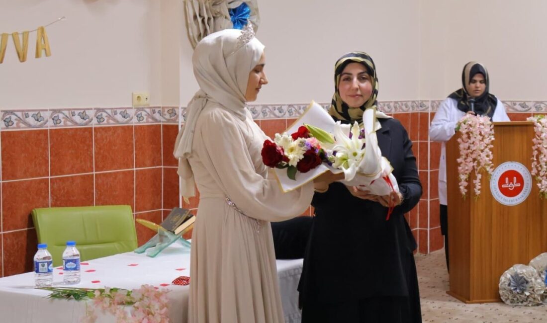 Bayburt İl Müftülüğüne bağlı Danışment Kız Kur’an Kursunda hafızlığını tamamlayan