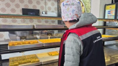 Bayburt’ta Kurban Bayramı öncesi gıda işletmelerine yönelik denetimler artırıldı. Üretim,