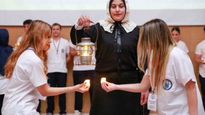 Bayburt Üniversitesi Sağlık Bilimleri Fakültesi Hemşirelik Bölümü öğrencileri, düzenlenen törenle