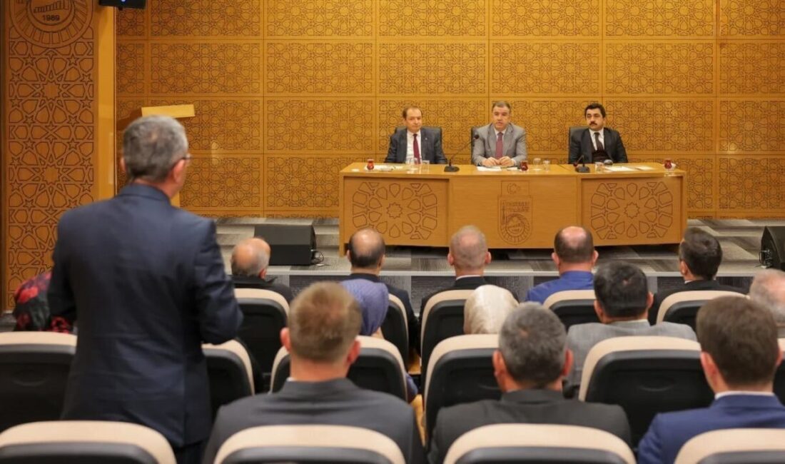 Vali Mustafa Eldivan başkanlığında gerçekleştirilen İl İdare Kurulu Başkanları Toplantısı’nda,