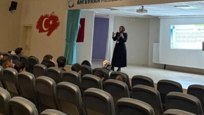 Bayburt’ta lise öğrencilerine yönelik düzenlenen eğitimde ruh sağlığı sorunları, erken