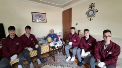 Bayburt Anadolu İmam Hatip Lisesi öğrencileri, düzenlenen ’Vakıf İnsan’ yarışması