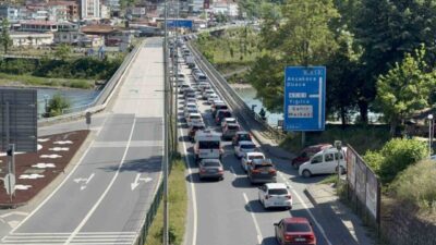 Kurban Bayramı tatilini memleketlerinde geçiren vatandaşların dönüş yolculuğu başladı. Bayramın