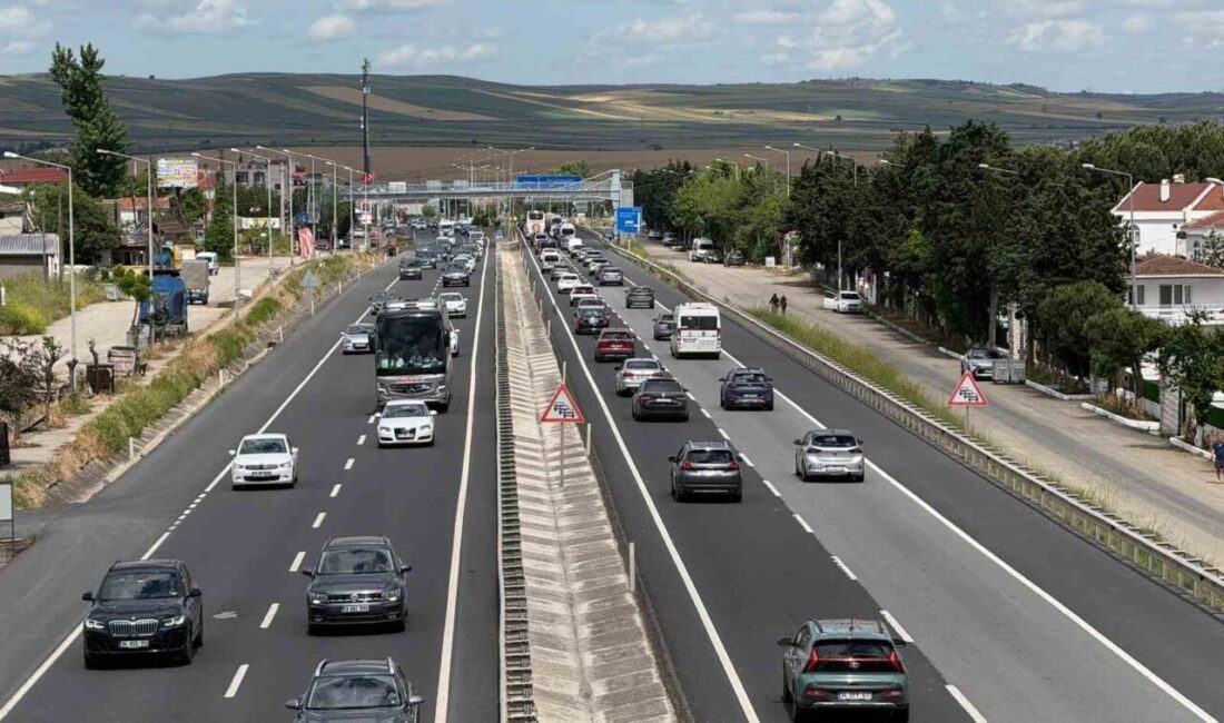 Kurban Bayramı tatilini memleketlerinde ve tatil bölgelerinde geçiren vatandaşların dönüş