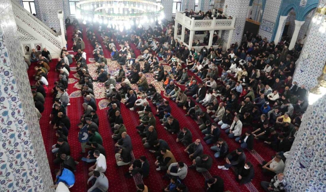Kurban Bayramı’nın manevi atmosferi Türkiye genelinde sabahın ilk ışıklarıyla birlikte