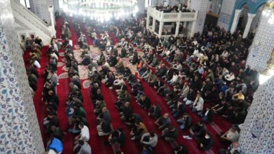 Kurban Bayramı’nın manevi atmosferi Türkiye genelinde sabahın ilk ışıklarıyla birlikte