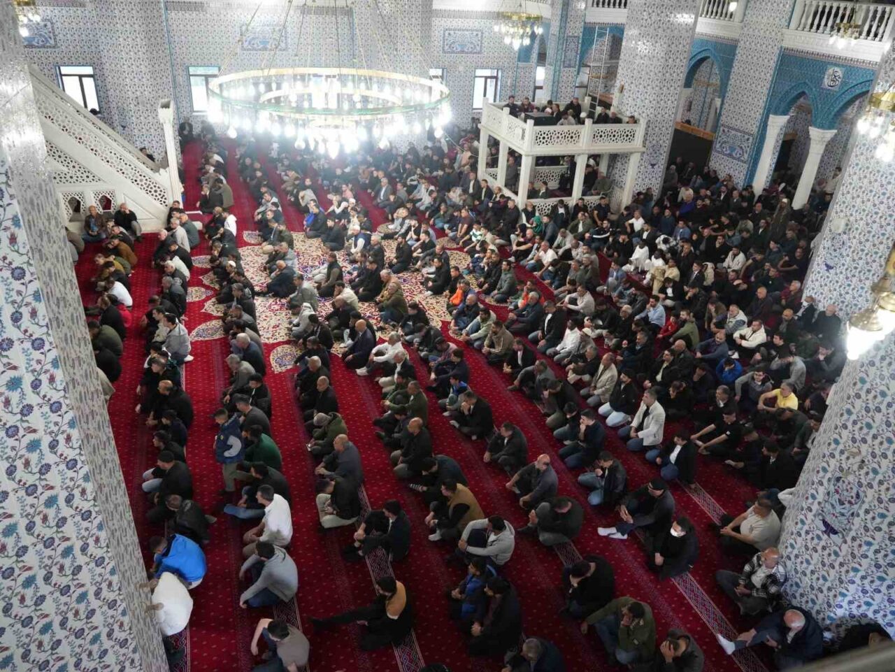 Kurban Bayramı’nın manevi atmosferi Türkiye genelinde sabahın ilk ışıklarıyla birlikte