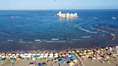 Türkiye’nin önemli tatil merkezlerinden Mersin’e gelenler 9 günlük bayram tatilini
