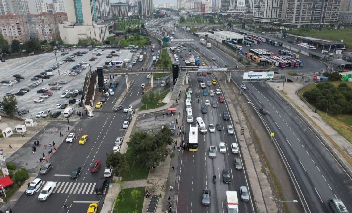 Kurban Bayramı tatili öncesi İstanbul dışına çıkmak isteyenlerin yola çıkmasıyla