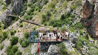 Yozgat’ın Aydıncık ilçesinde bulunan Kazankaya Kanyonu, 9 günlük Kurban Bayramı