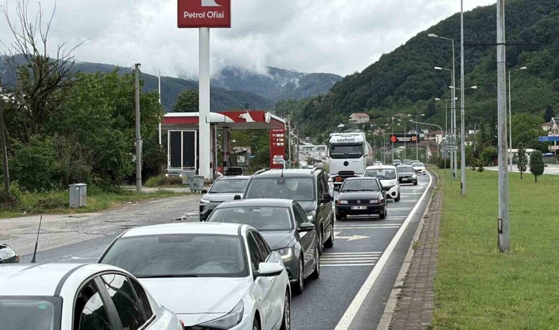 Kurban Bayramı’nın üçüncü gününde dönüş yolculukları başladı. D-100 Karayolu’nun Kaynaşlı