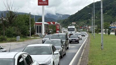 Kurban Bayramı’nın üçüncü gününde dönüş yolculukları başladı. D-100 Karayolu’nun Kaynaşlı